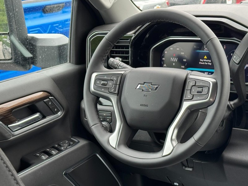 Chevrolet Silverado 2500HD Vehicle Image 07