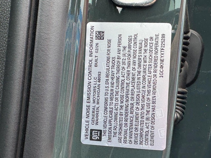 Chevrolet Silverado 2500HD Vehicle Image 16