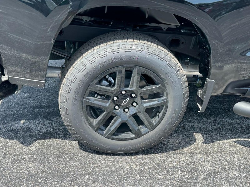Chevrolet Silverado 1500 Vehicle Image 04