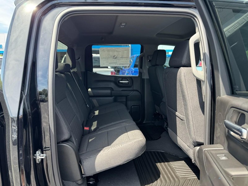 Chevrolet Silverado 1500 Vehicle Image 05