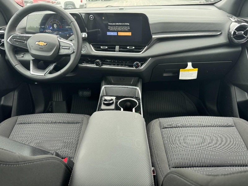 Chevrolet Equinox Vehicle Image 06