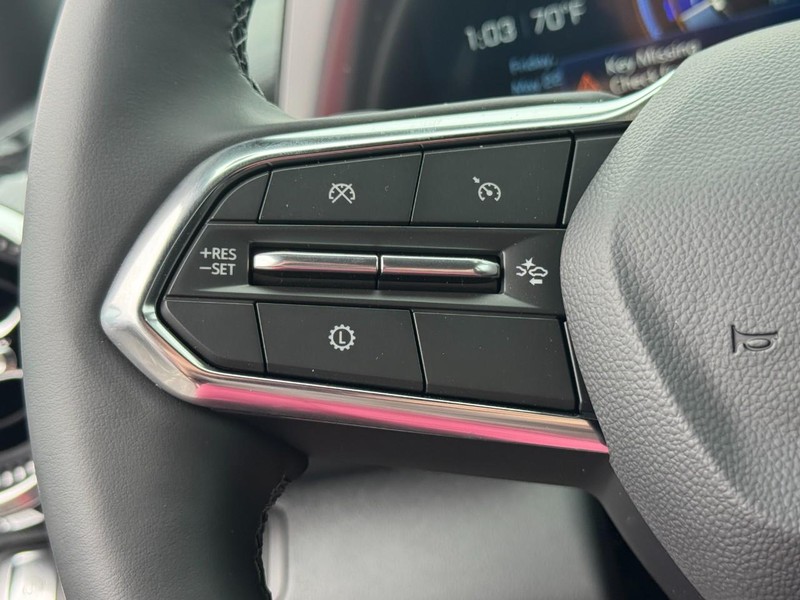 Chevrolet Equinox Vehicle Image 10