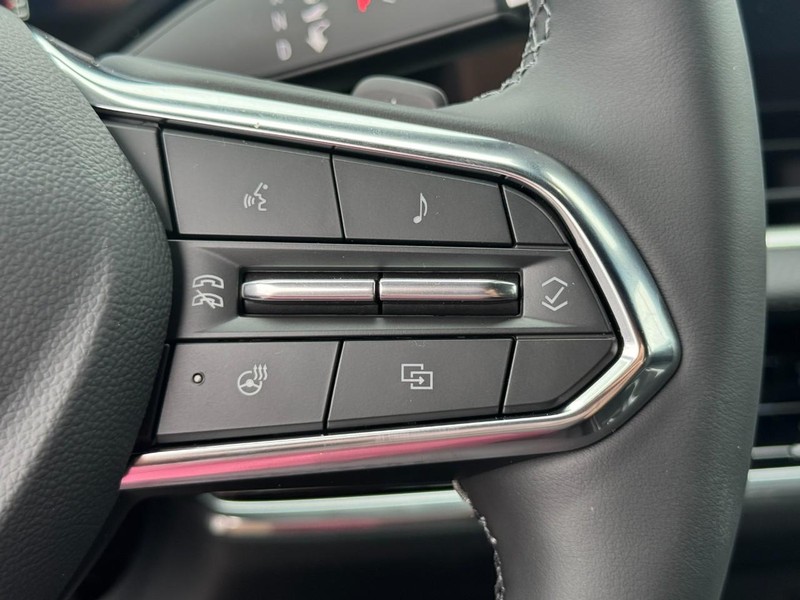 Chevrolet Equinox Vehicle Image 11