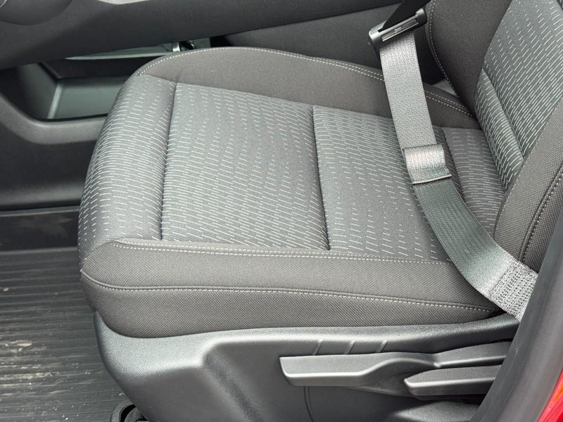 Chevrolet Equinox Vehicle Image 14