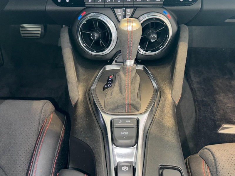 Chevrolet Camaro Vehicle Image 15