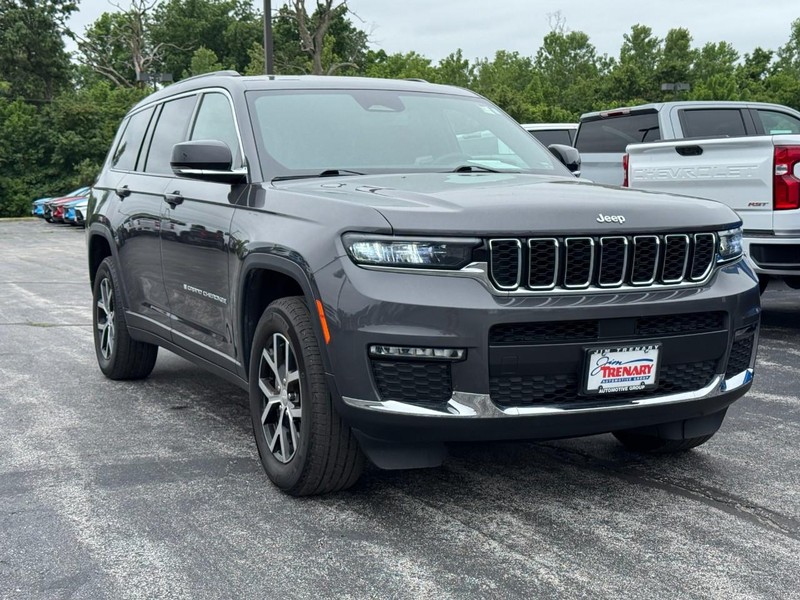 Jeep Grand Cherokee L Vehicle Image 02
