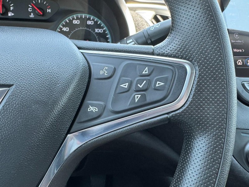 Chevrolet Malibu Vehicle Image 17