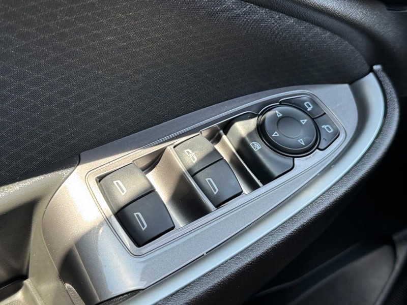 Chevrolet Malibu Vehicle Image 22
