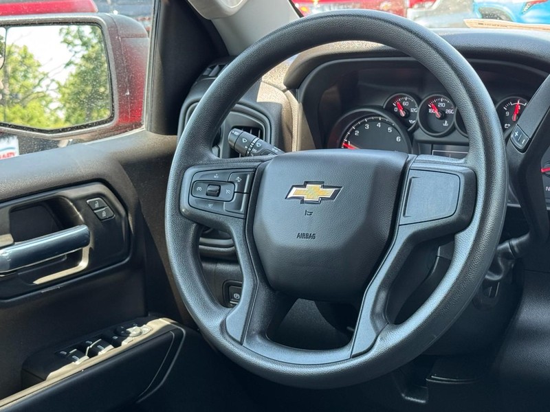 Chevrolet Silverado 1500 Vehicle Image 12