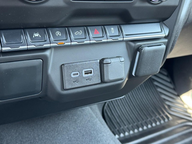 Chevrolet Silverado 1500 Vehicle Image 18