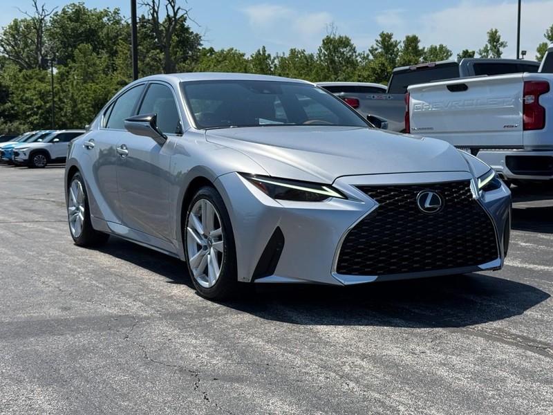 Lexus IS Vehicle Image 02