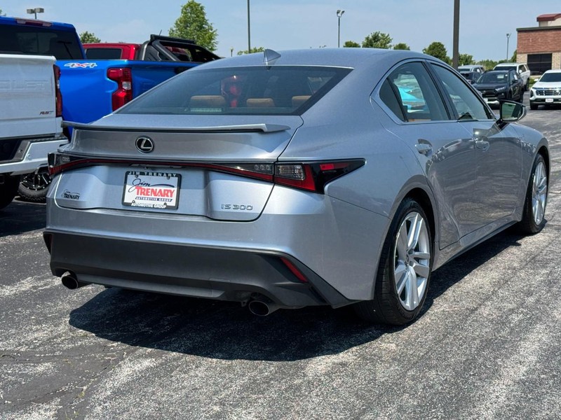Lexus IS Vehicle Image 03