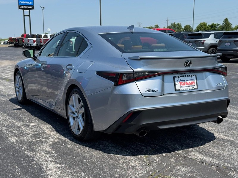 Lexus IS Vehicle Image 06