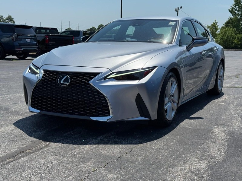 Lexus IS Vehicle Image 08
