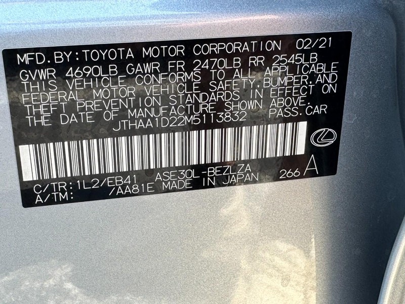 Lexus IS Vehicle Image 23