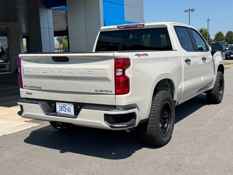 Chevrolet Silverado 1500 Vehicle Image 03