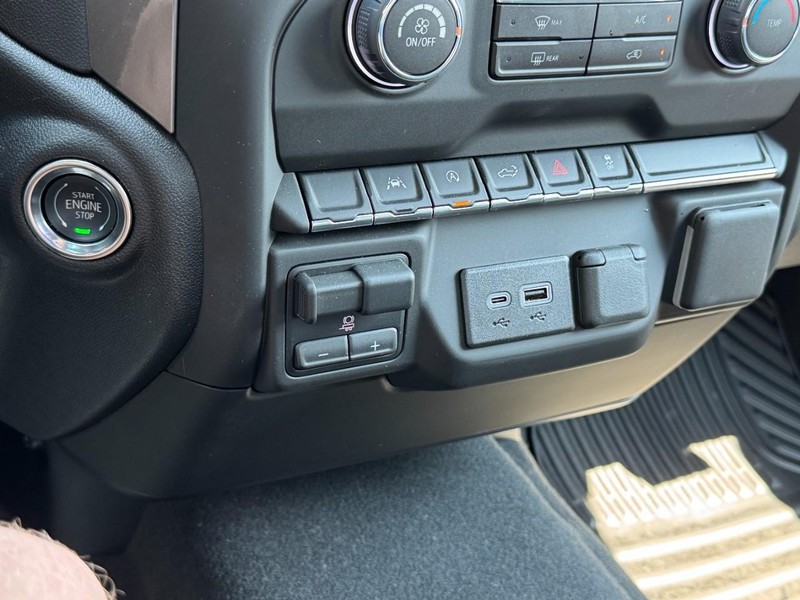 Chevrolet Silverado 1500 Vehicle Image 12