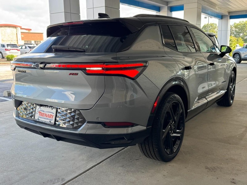 Chevrolet Equinox EV Vehicle Image 03