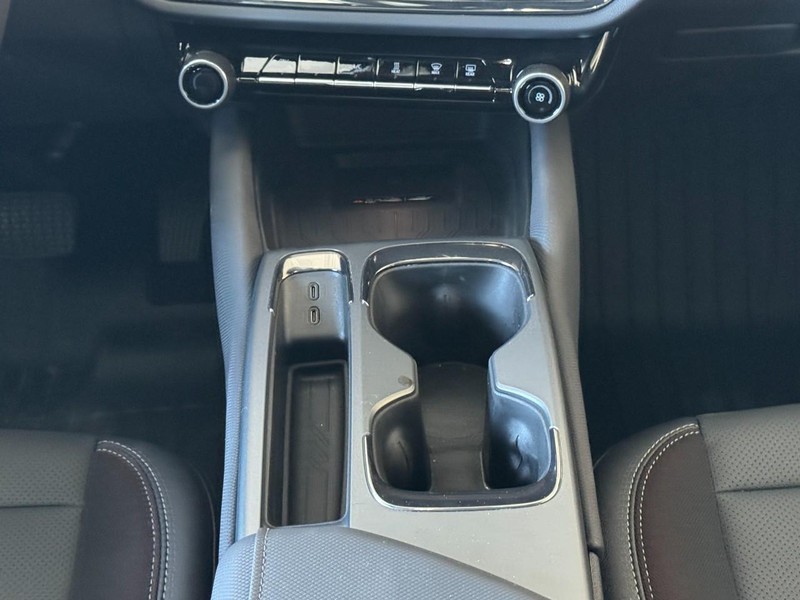 Chevrolet Equinox EV Vehicle Image 09