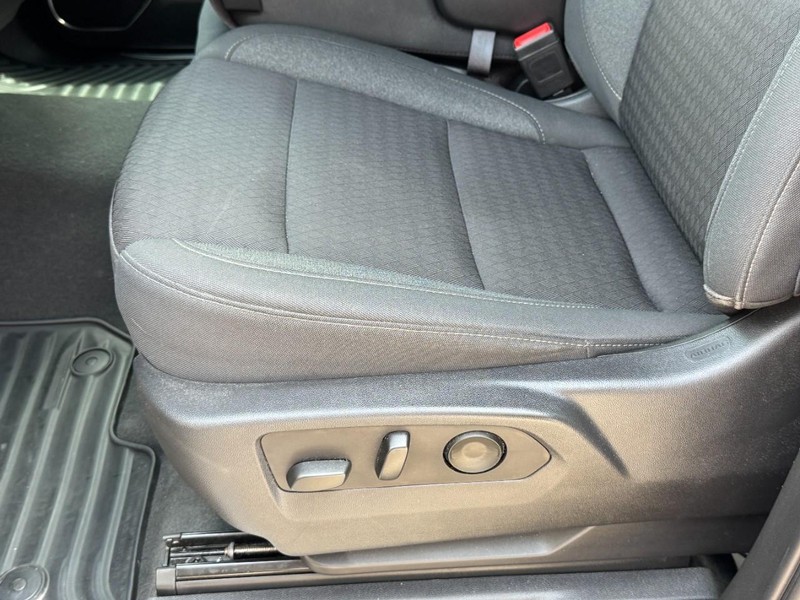 Chevrolet Silverado 1500 Vehicle Full-screen Gallery Image 23