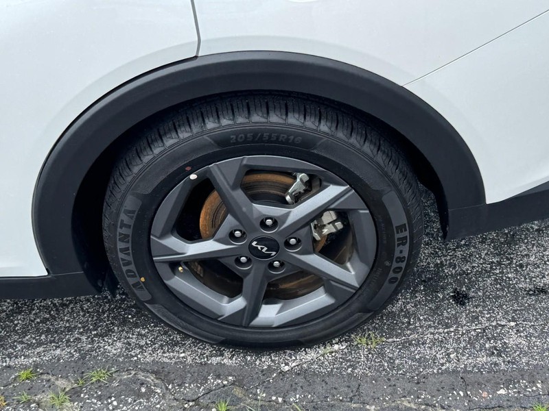 Kia K4 Vehicle Image 07