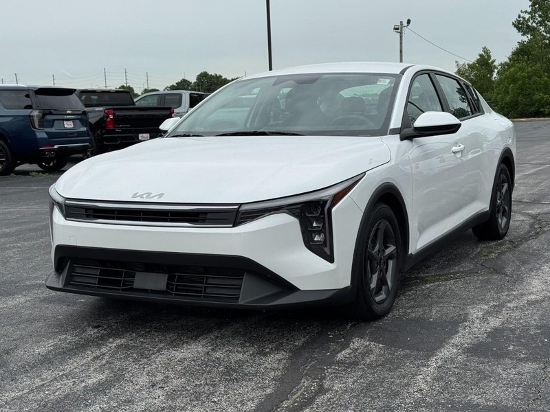 Kia K4 Vehicle Image 08
