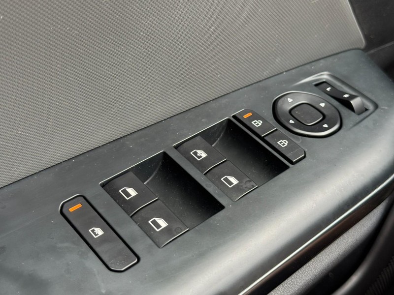 Kia K4 Vehicle Image 21
