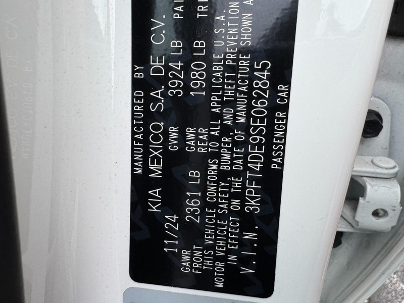 Kia K4 Vehicle Image 23