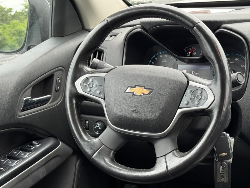 Chevrolet Colorado Vehicle Full-screen Gallery Image 12