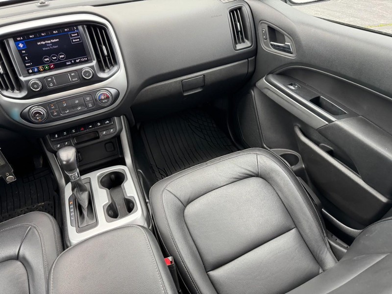 Chevrolet Colorado Vehicle Full-screen Gallery Image 15