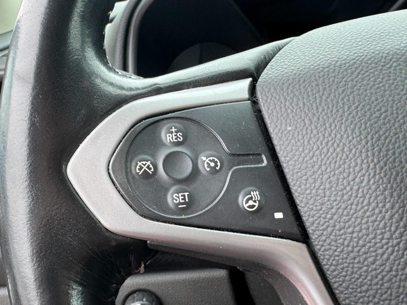 Chevrolet Colorado Vehicle Full-screen Gallery Image 16