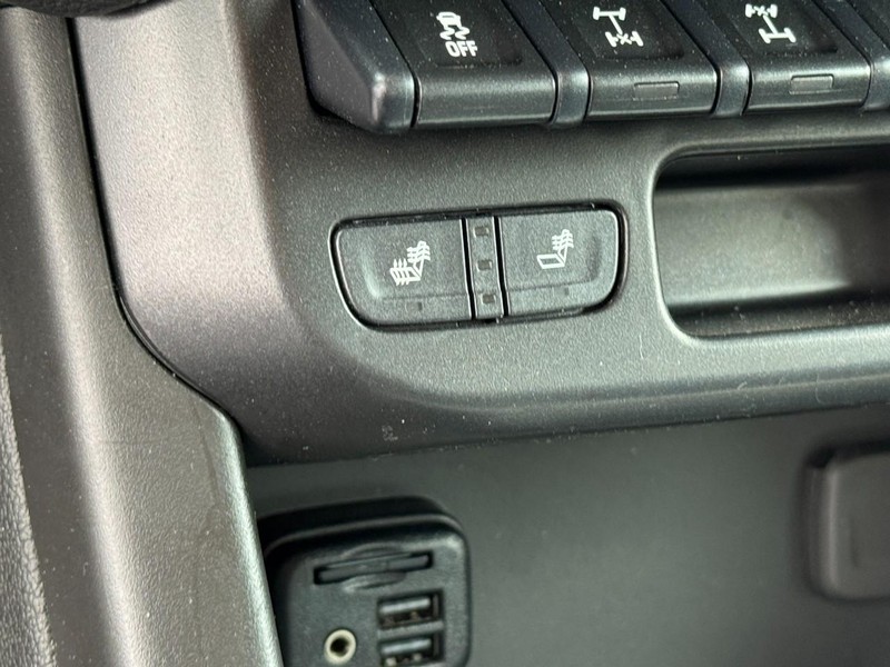 Chevrolet Colorado Vehicle Full-screen Gallery Image 19