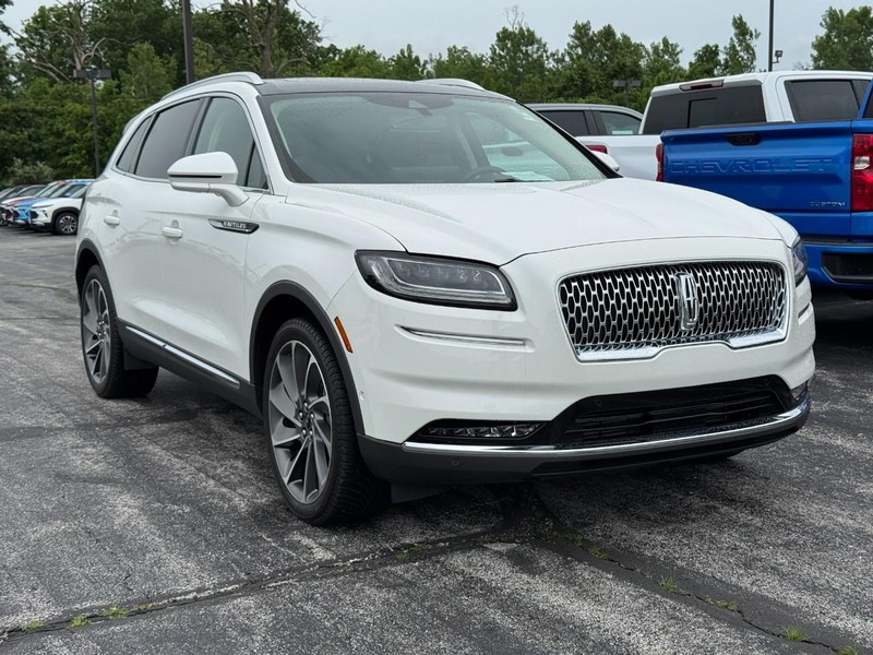 Lincoln Nautilus Vehicle Image 02