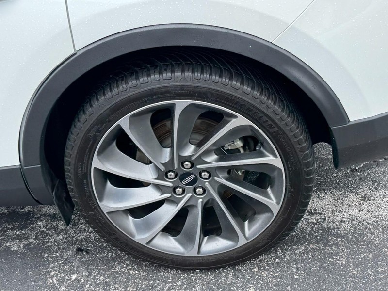 Lincoln Nautilus Vehicle Image 07