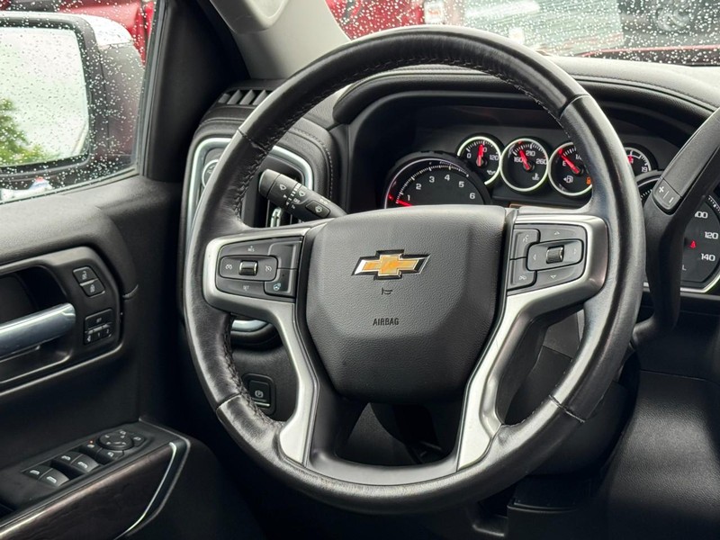 Chevrolet Silverado 1500 LTD Vehicle Image 12