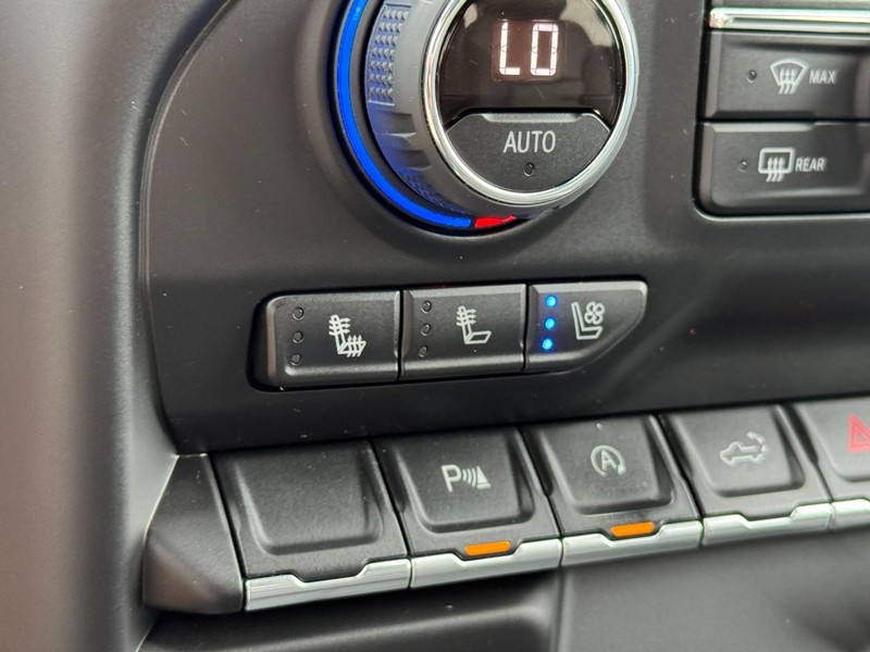 Chevrolet Silverado 1500 LTD Vehicle Image 21