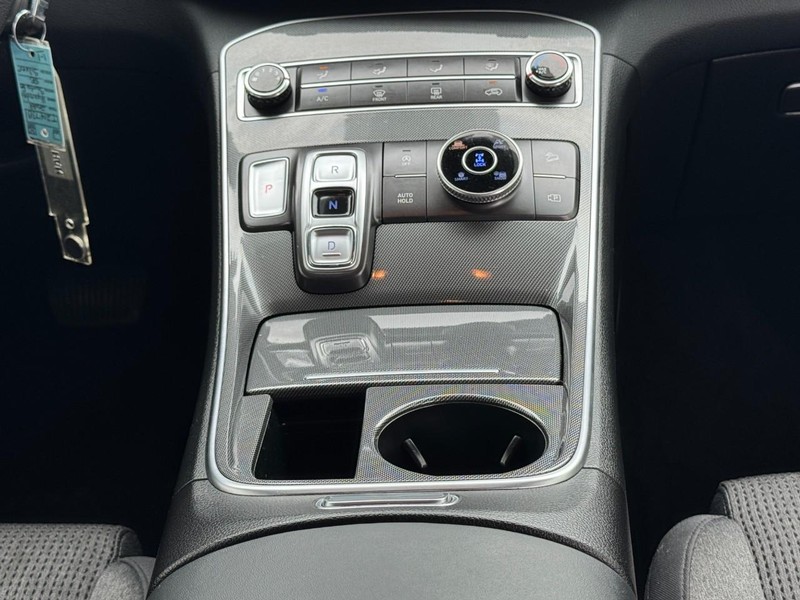 Hyundai Santa Fe Vehicle Image 14