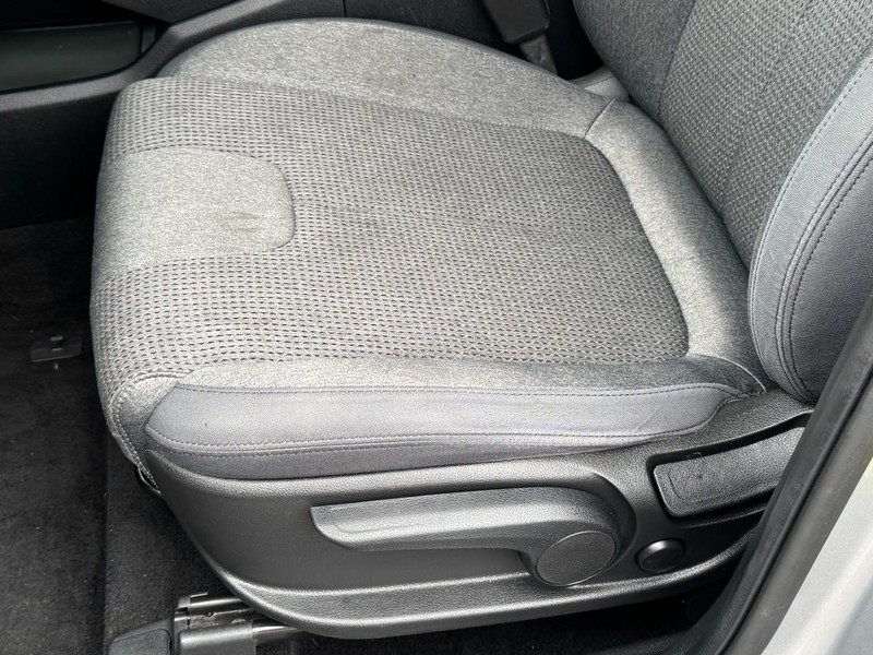 Hyundai Santa Fe Vehicle Image 22