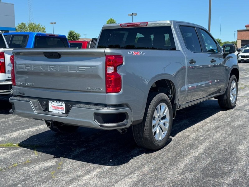 Chevrolet Silverado 1500 Vehicle Image 03