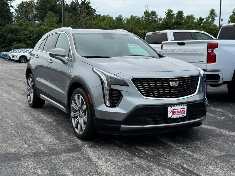 Cadillac XT4 Vehicle Full-screen Gallery Image 02