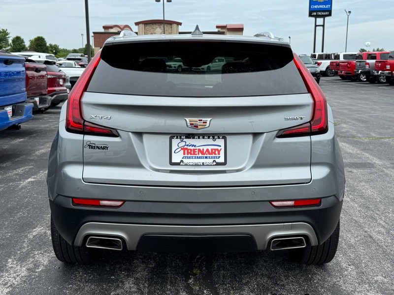 Cadillac XT4 Vehicle Full-screen Gallery Image 04