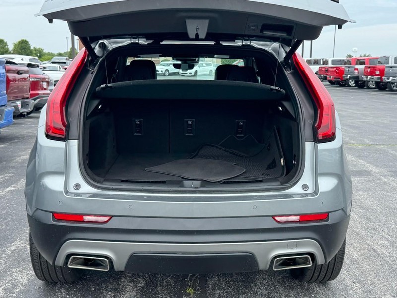Cadillac XT4 Vehicle Full-screen Gallery Image 05