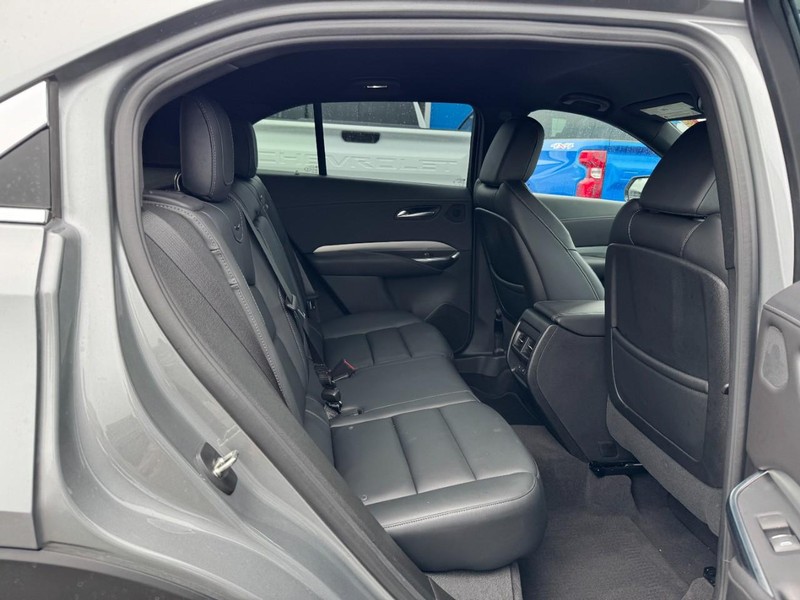 Cadillac XT4 Vehicle Full-screen Gallery Image 10