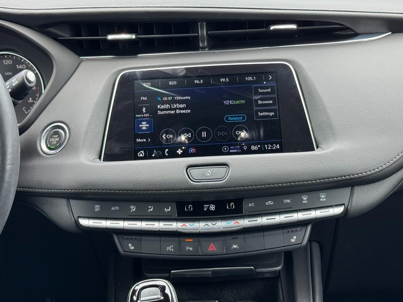 Cadillac XT4 Vehicle Full-screen Gallery Image 13