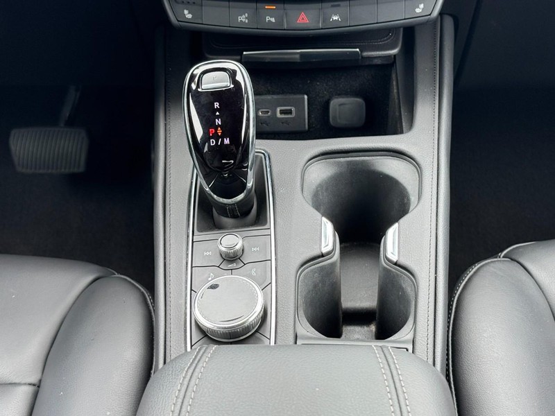 Cadillac XT4 Vehicle Full-screen Gallery Image 14
