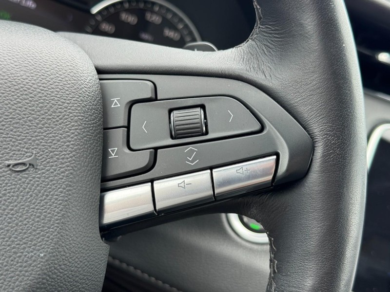 Cadillac XT4 Vehicle Full-screen Gallery Image 18