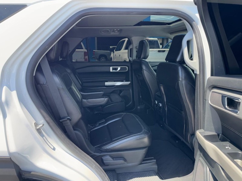 Ford Explorer Vehicle Image 05