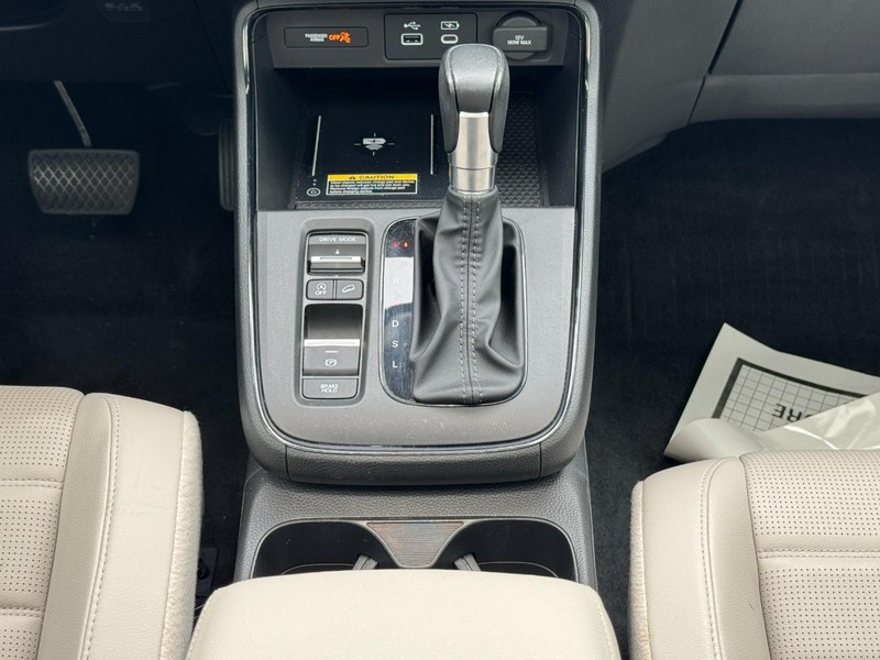 Honda CR-V Vehicle Image 14
