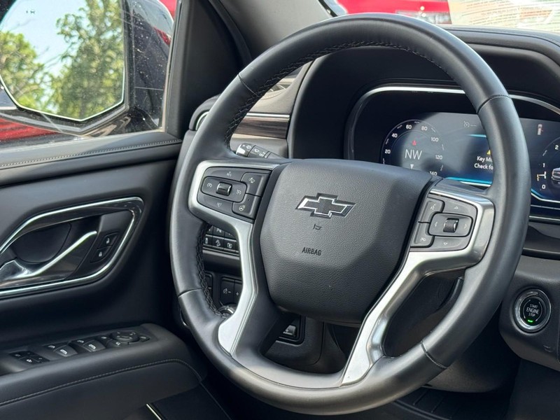 Chevrolet Tahoe Vehicle Image 13