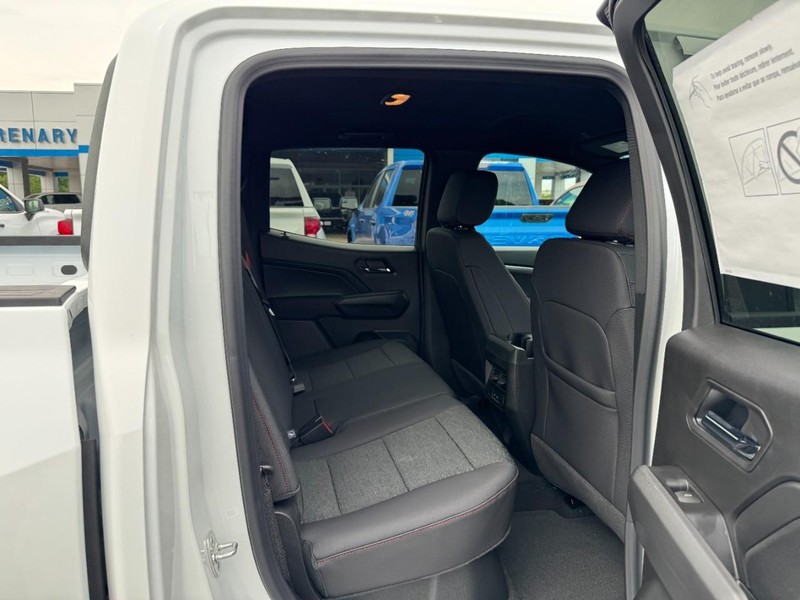 Chevrolet Colorado Vehicle Image 05